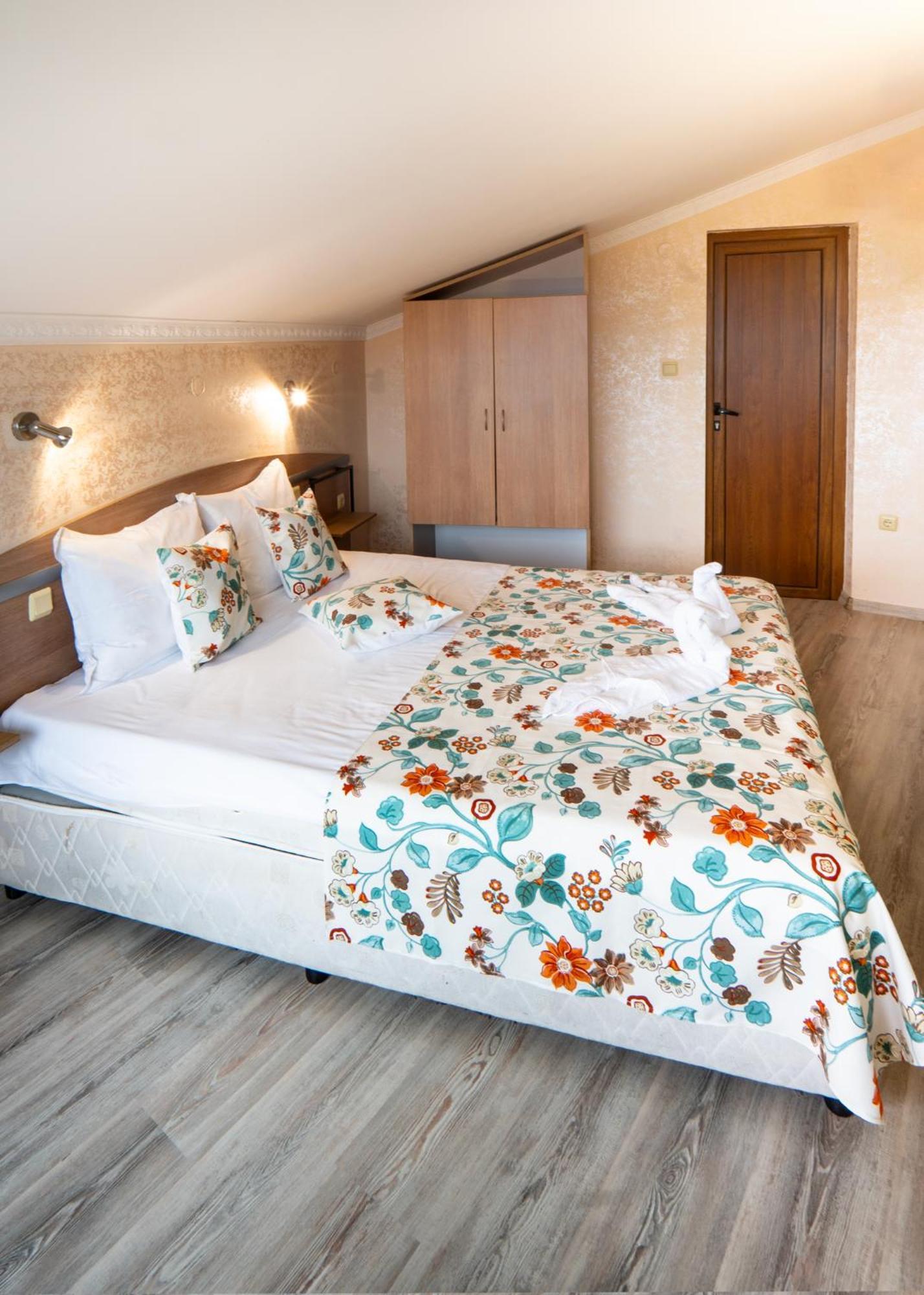 Hotel Zeus Поморіє Екстер'єр фото