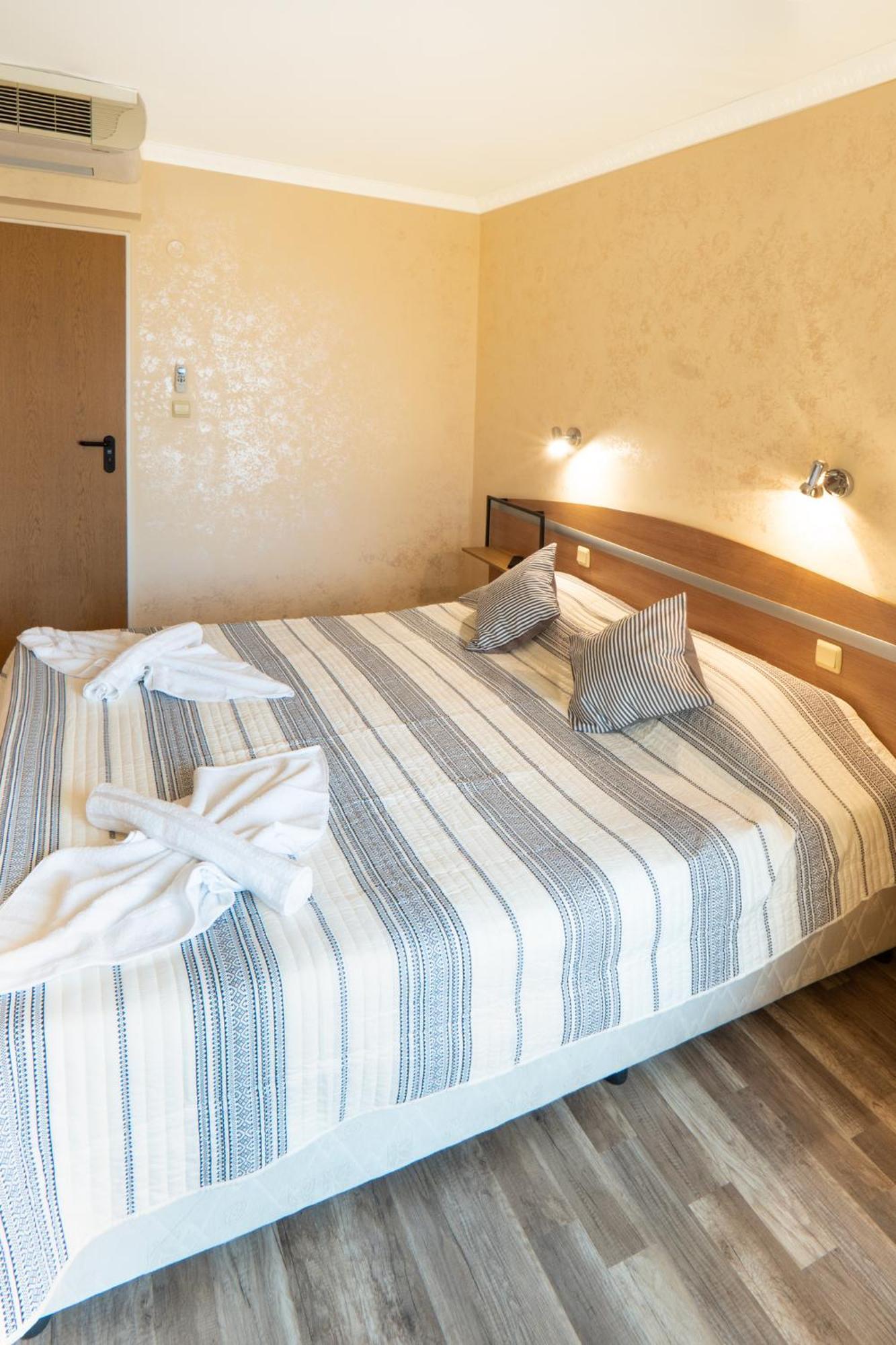 Hotel Zeus Поморіє Екстер'єр фото